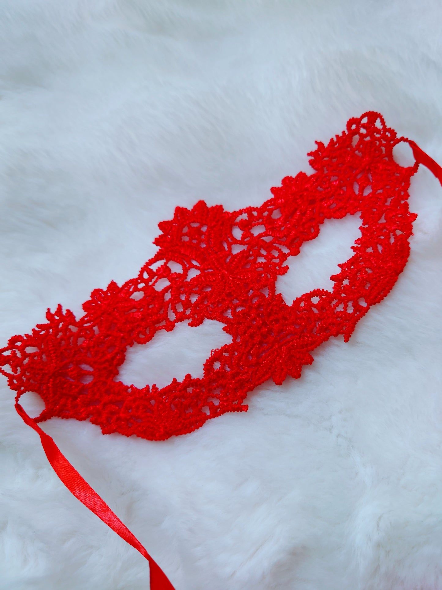 Seamless Erotic Red Role Play Lace Eye Mask.