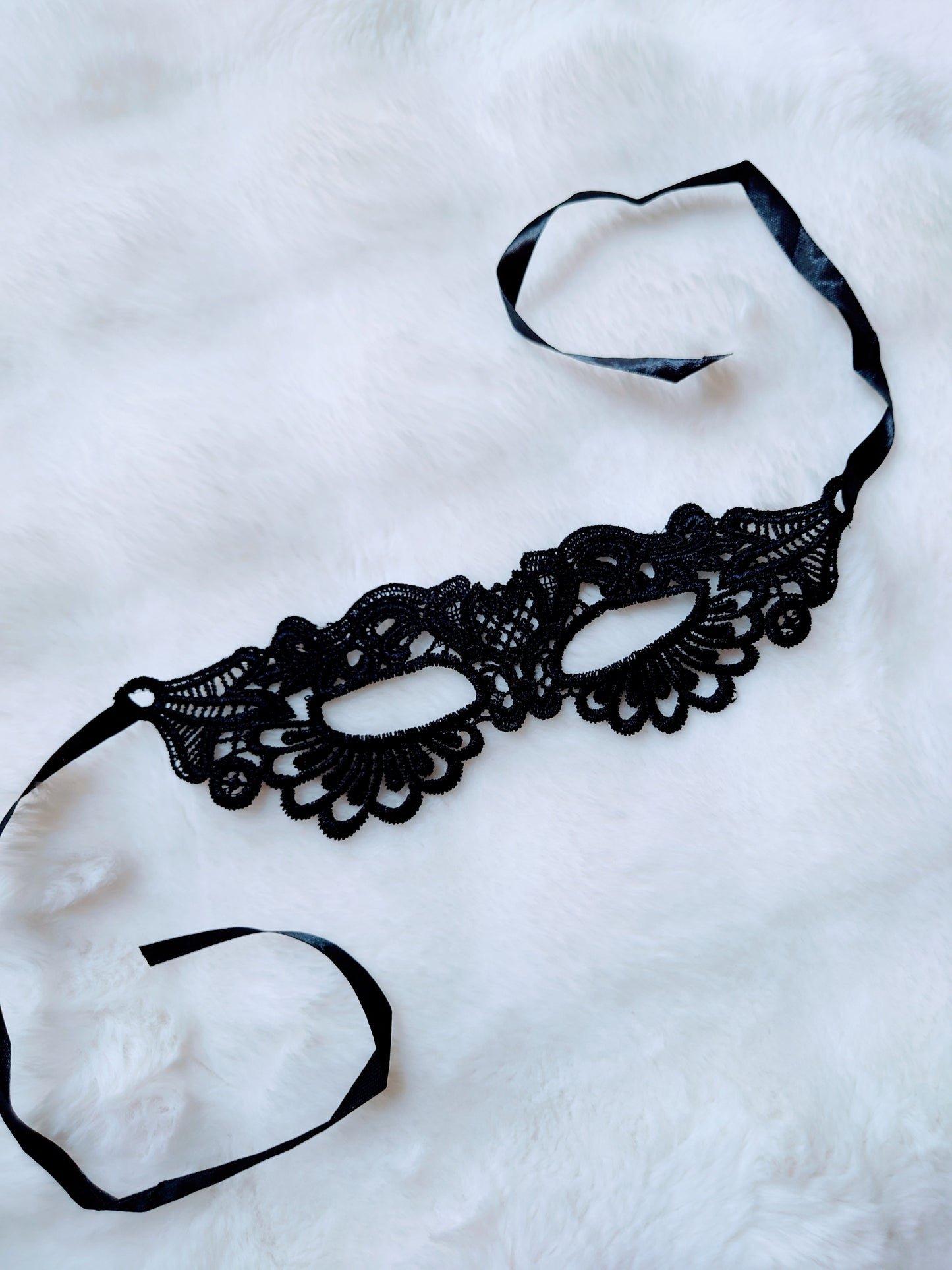 Seamless Black Mistresses Eye Lace Mask