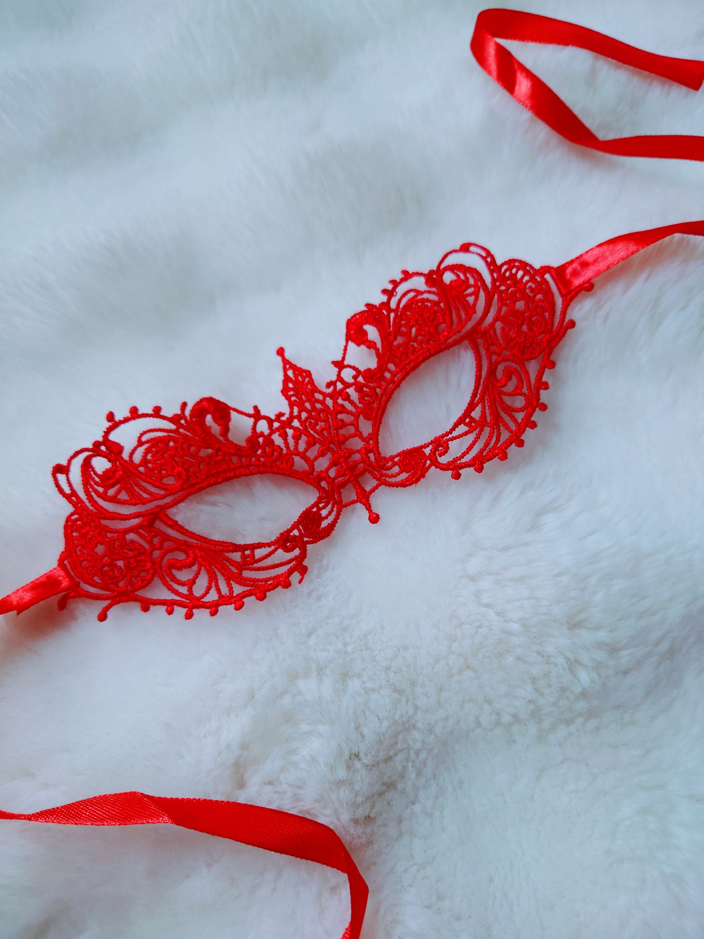 Seamless Red Mistresses Eye Lace Mask